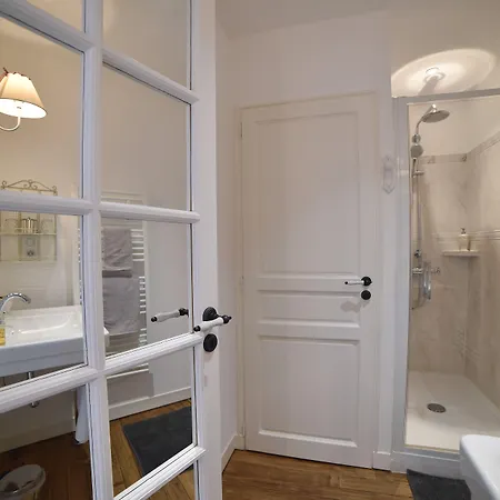Des Glycines Bed & Breakfast Thouars