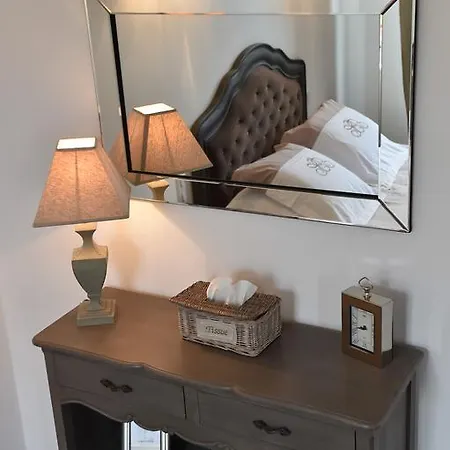 Oda ve Kahvaltı Des Glycines 3*